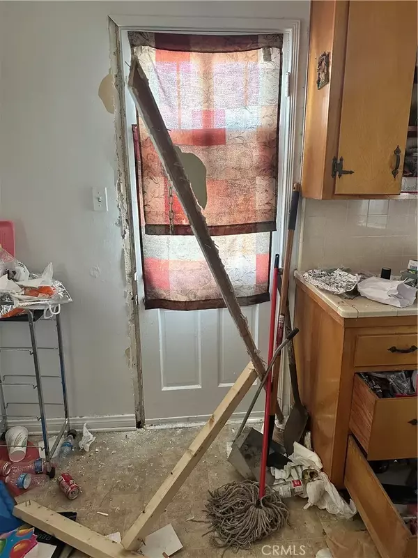 Barstow, CA 92311,851 Flora Street