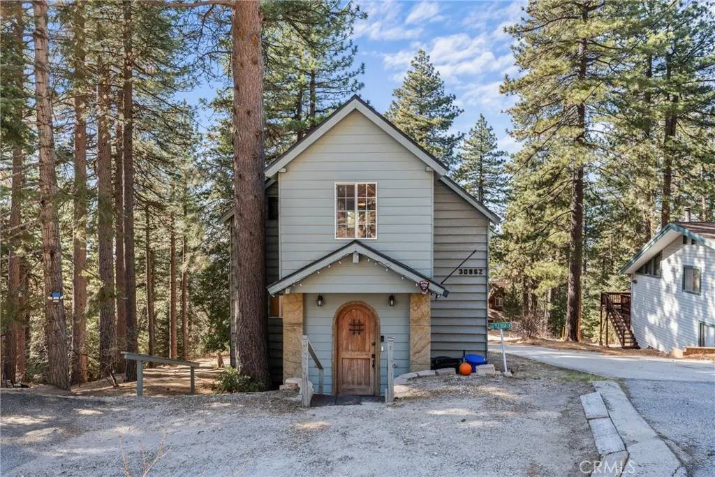30862 Live Oak Drive, Running Springs, CA 92382