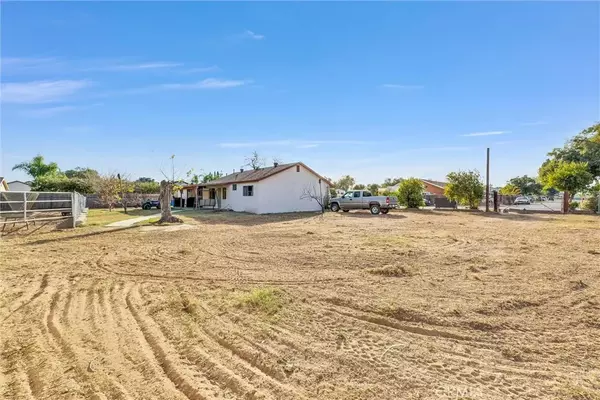 Jurupa Valley, CA 92509,5424 Steve Street