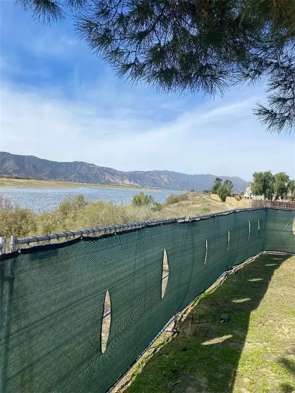 Lake Elsinore, CA 92530,51 Elm