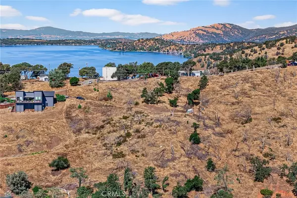 Clearlake, CA 95424,3111 Oak Crest