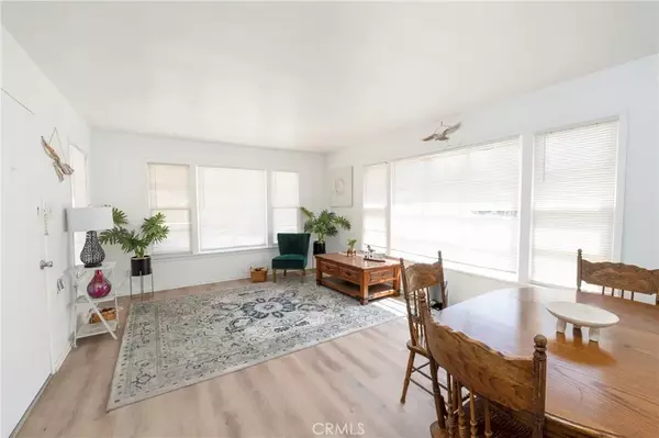 San Bernardino, CA 92405,381 W Wabash Street