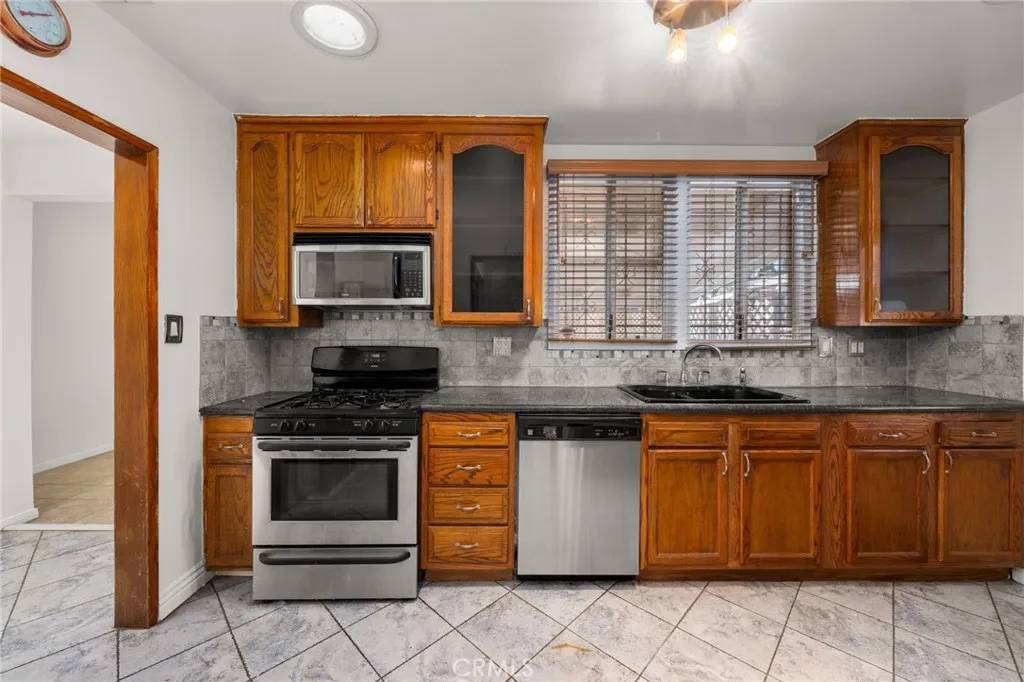 Lakewood, CA 90712,4847 Lakewood Boulevard