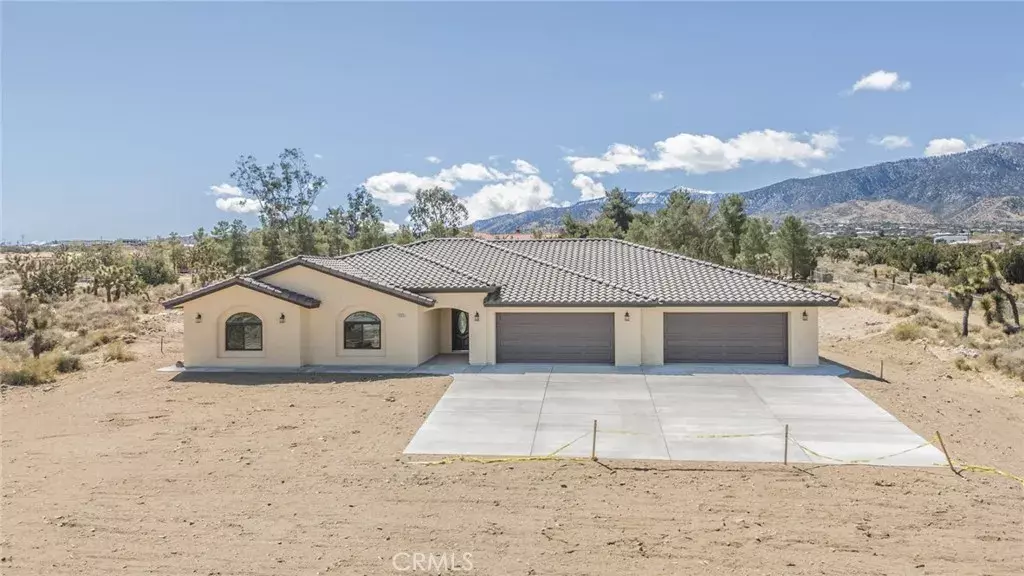 Pinon Hills, CA 92372,1483 Smoke Tree Road