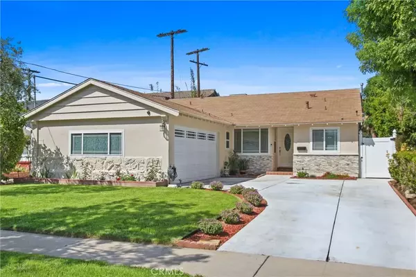 6935 Mclennan Avenue, Lake Balboa, CA 91406