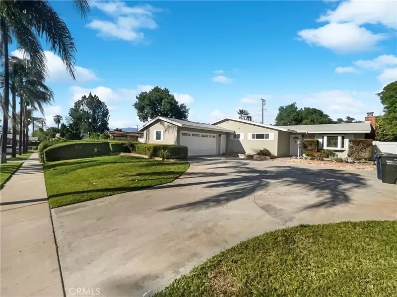 529 Esther Way, Redlands, CA 92373