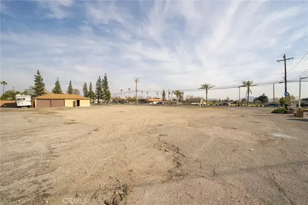 Fontana, CA 92335,16436 Foothill