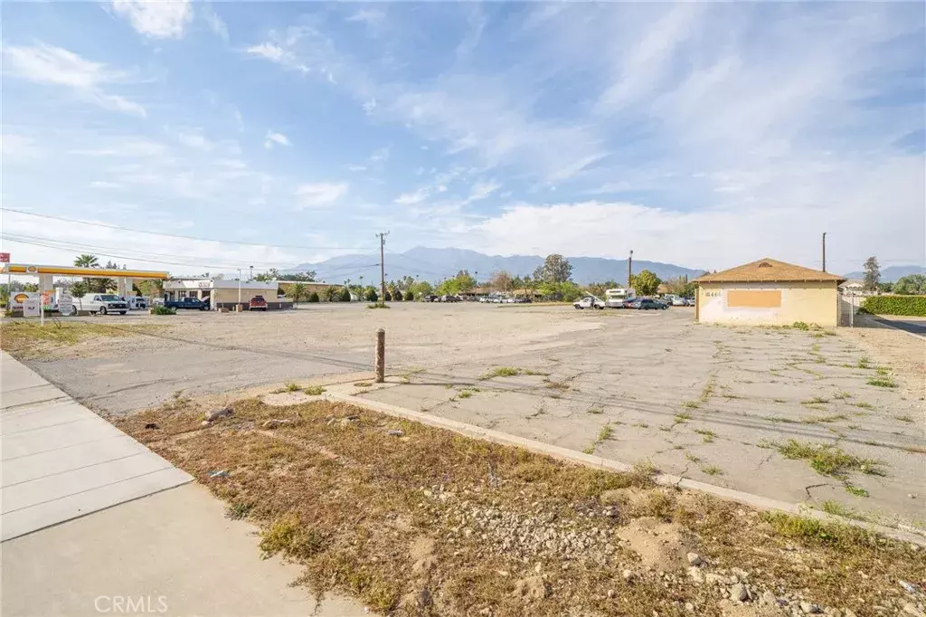 Fontana, CA 92335,16436 Foothill