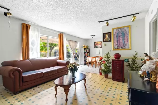 Santa Ana, CA 92707,341 Carriage Drive #51