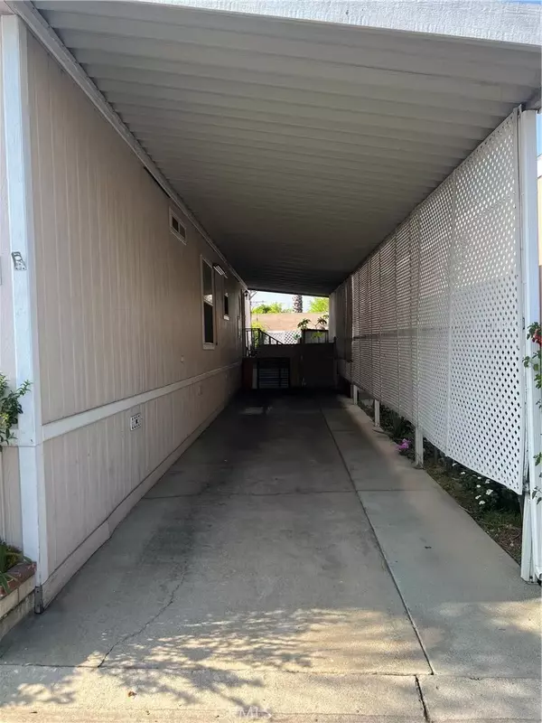 Ontario, CA 91764,2139 E 4th #39