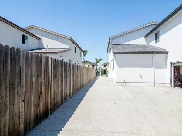Los Angeles, CA 90061,152 W 111th Place