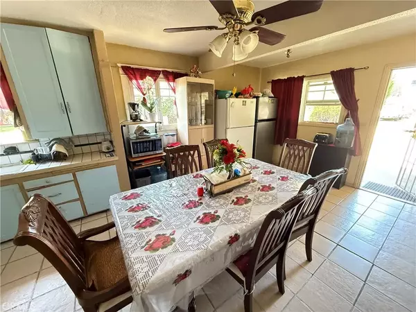 Santa Ana, CA 92701,926 S Orange Avenue