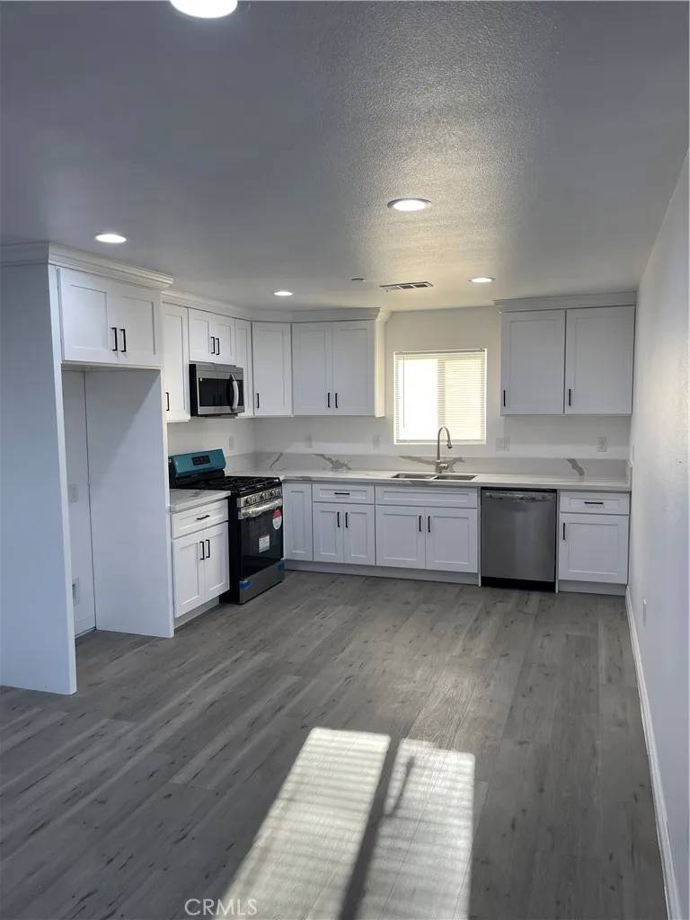 San Bernardino, CA 92405,680 W 21st Street