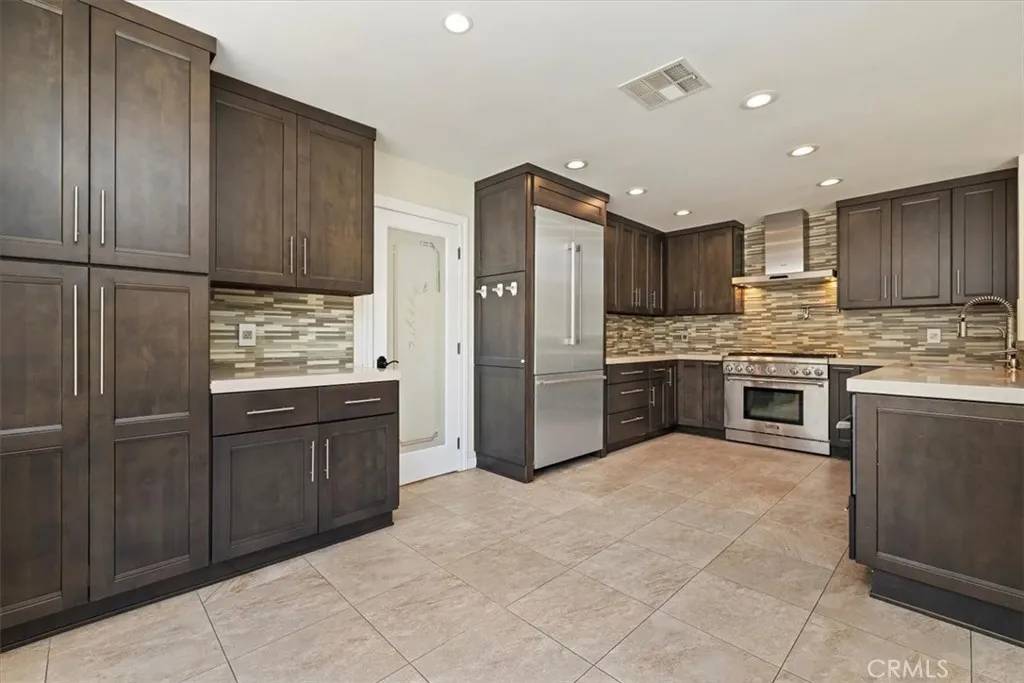 Riverside, CA 92503,10854 Beltramo Circle