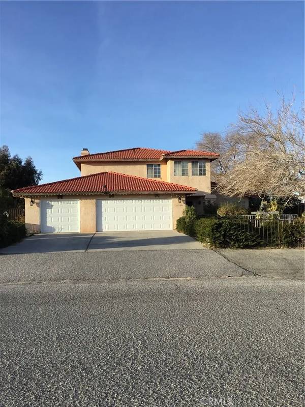 17590 EL CAJON Drive, Hesperia, CA 92345