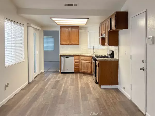 Fontana, CA 92337,13941 PARKWOOD Drive