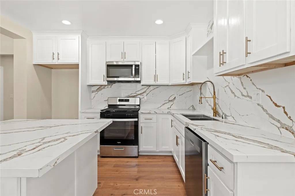 Los Angeles, CA 90047,7513 S Cimarron Street