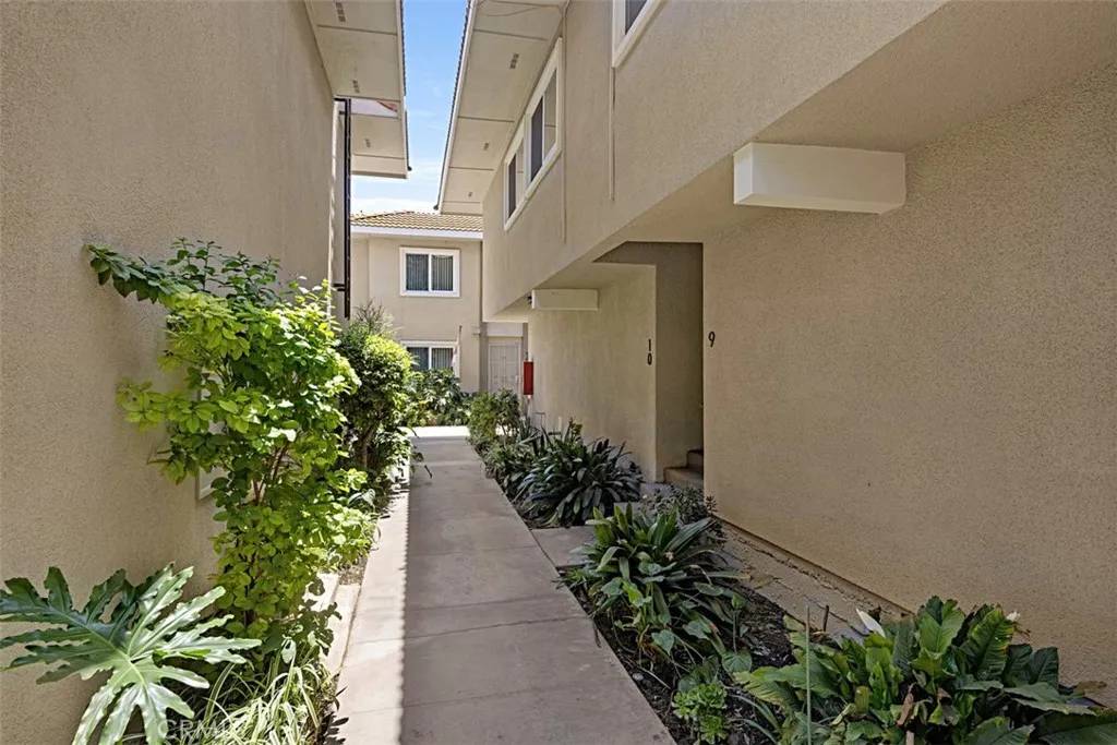 Riverside, CA 92507,1040 Central Avenue #10