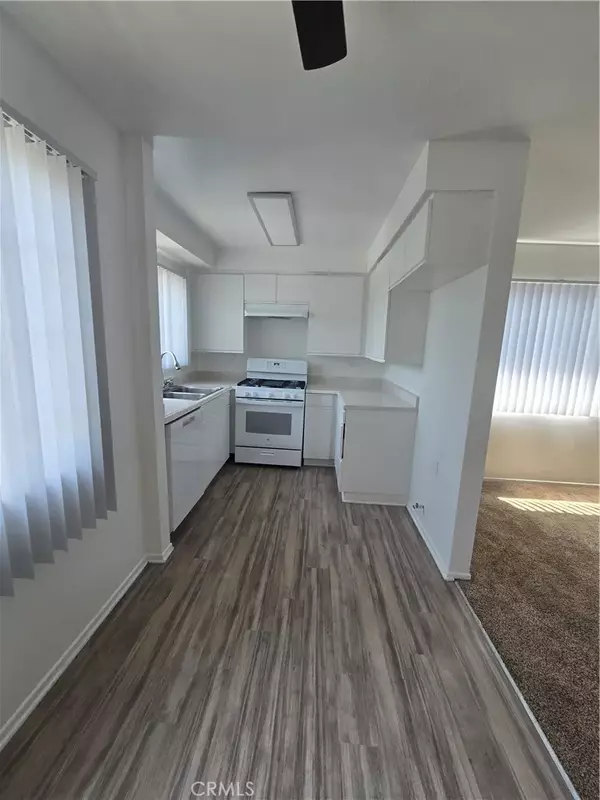 Glendale, CA 91202,618 W Dryden Street #208