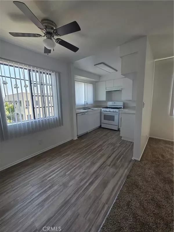 Glendale, CA 91202,618 W Dryden Street #208