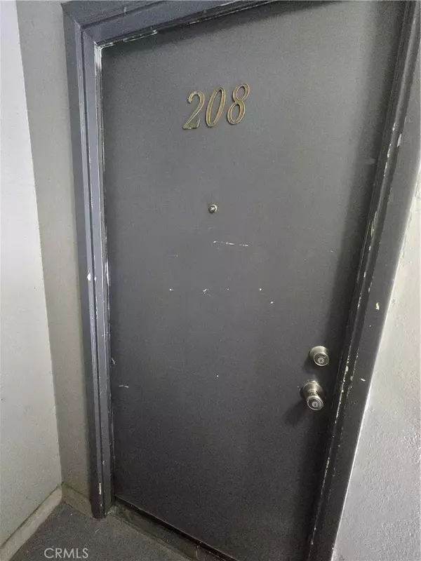 618 W Dryden Street #208, Glendale, CA 91202