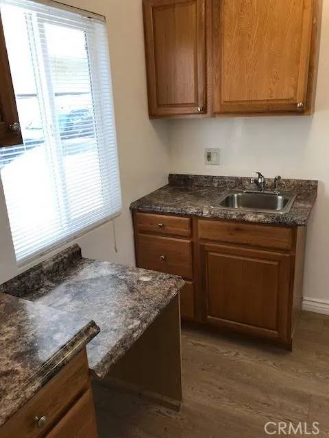 Los Angeles, CA 90019,4533 Saturn Street