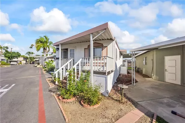 1801 E Collins #37, Orange, CA 92867