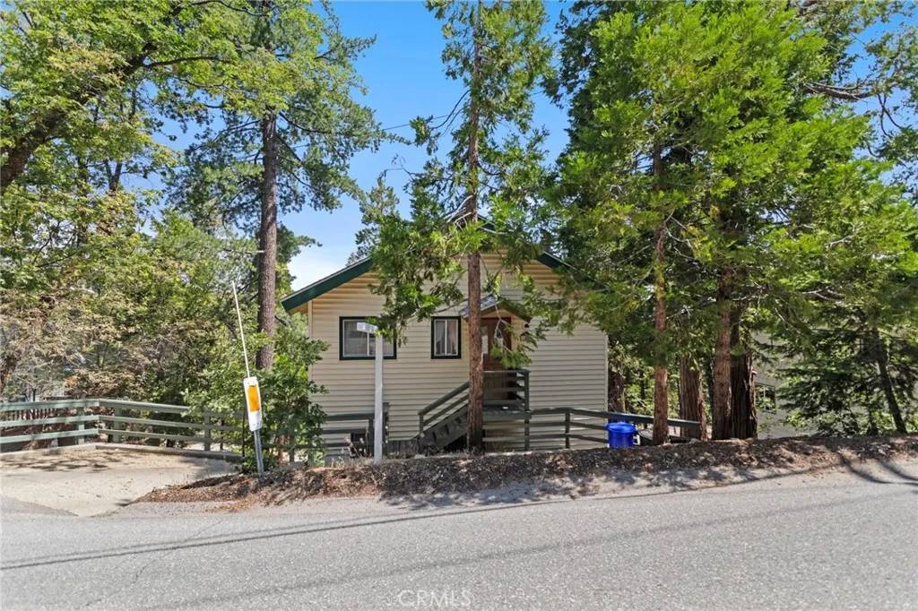 593 Clubhouse, Twin Peaks, CA 92391