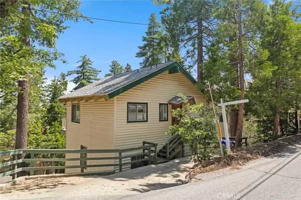 Twin Peaks, CA 92391,593 Clubhouse