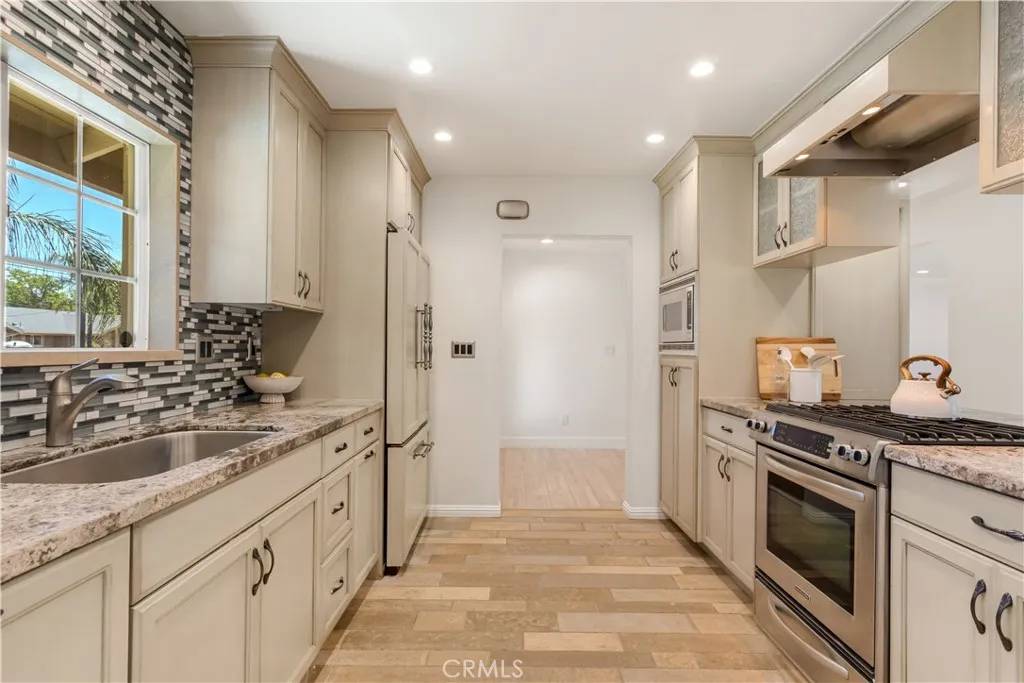 Sylmar, CA 91342,13493 Fellows Avenue