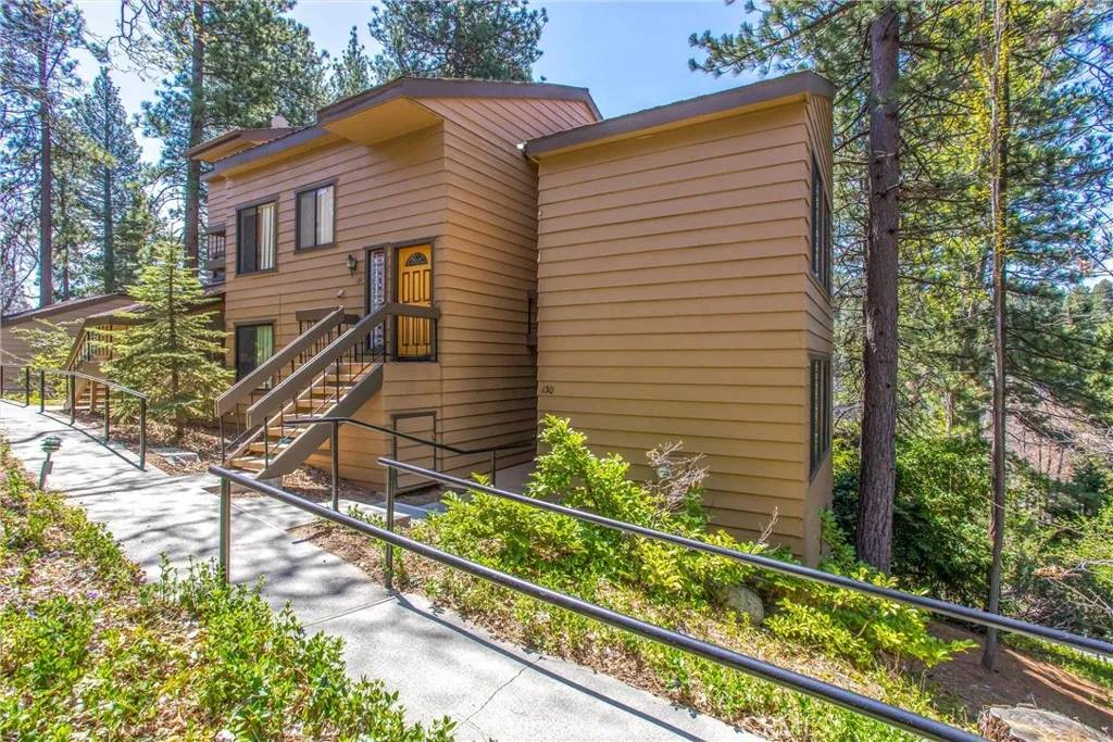 Lake Arrowhead, CA 92352,27657 Peninsula Drive