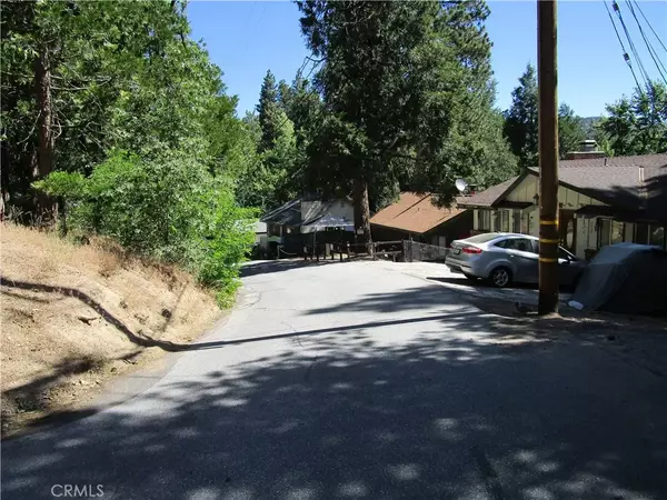 Running Springs, CA 92382,2493 Palo Alto Way