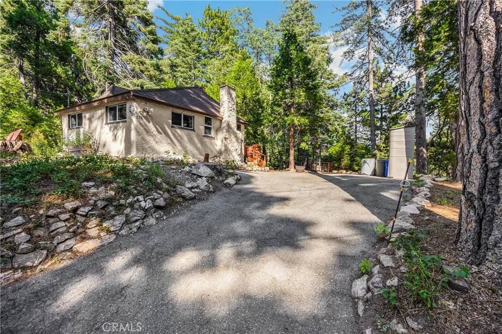 Lake Arrowhead, CA 92352,775 Buckingham