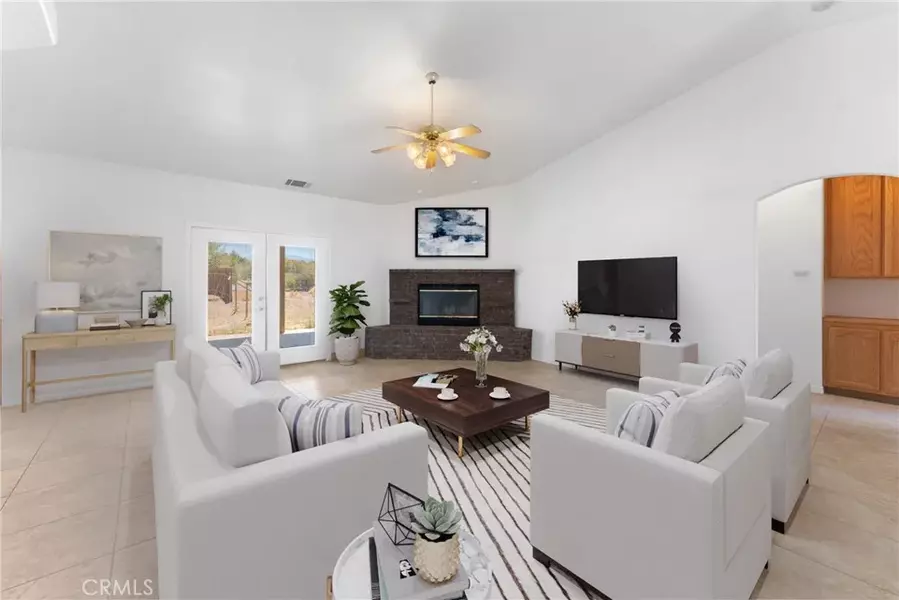 9735 Highland Road, Oak Hills, CA 92344