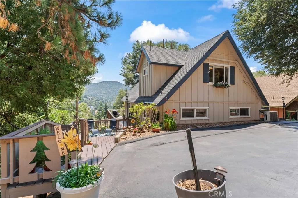 Crestline, CA 92325,328 Wylerhorn Drive