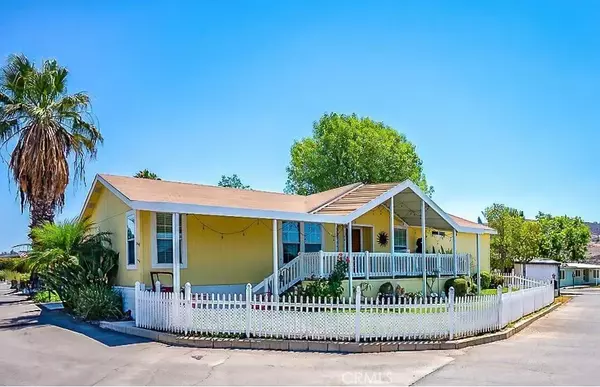 Riverside, CA 92504,15181 Van Buren #82