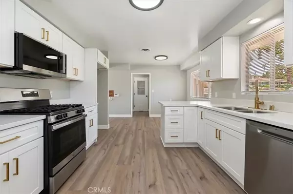 Riverside, CA 92506,2111 Elsinore Road