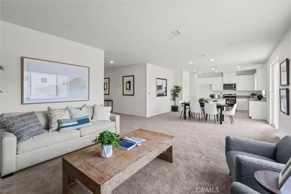 Lake Elsinore, CA 92530,913 Porta Marina Lane