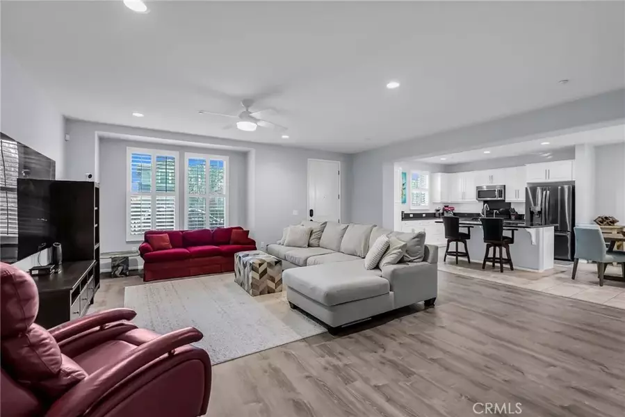 2151 Atlantic Avenue, Long Beach, CA 90806