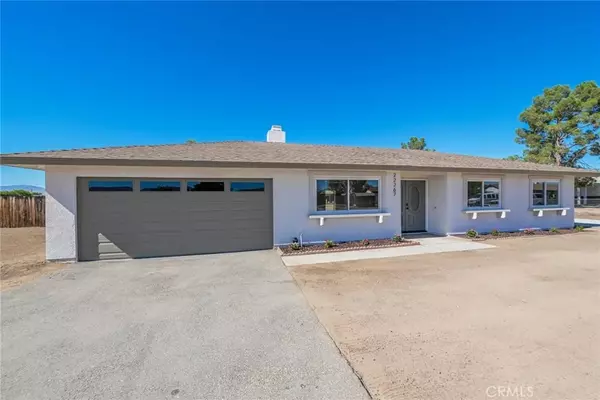 22267 Gayhead Road, Apple Valley, CA 92307