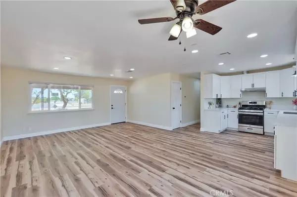 Apple Valley, CA 92308,10711 Navajo Road