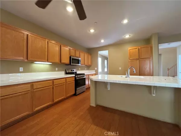 Highland, CA 92346,30101 Centro Vista