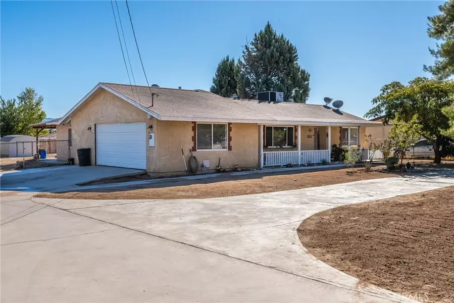 9909 Redwood Avenue, Hesperia, CA 92345