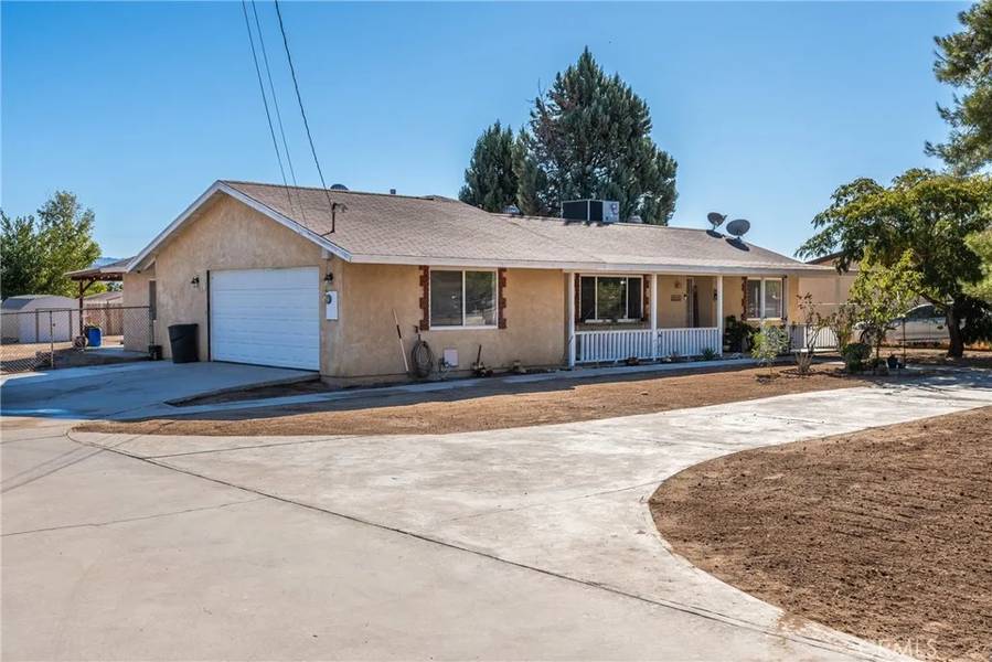 9909 Redwood Avenue, Hesperia, CA 92345
