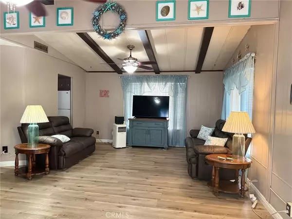 Covina, CA 91722,1045 N Azusa Ave #44