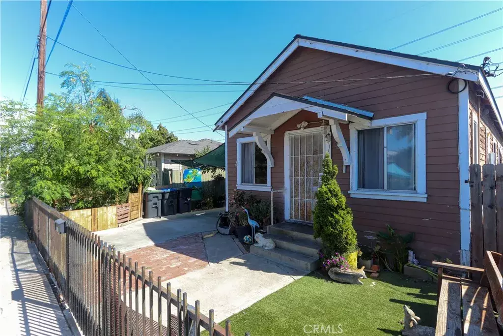 Santa Ana, CA 92707,212 E Adams Street