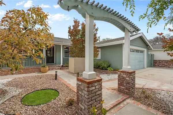 Long Beach, CA 90815,6911 E 10th Street