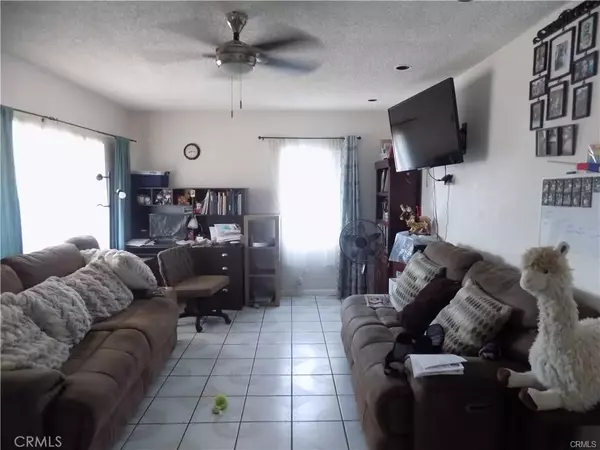 Fontana, CA 92335,9896 Cypress Avenue