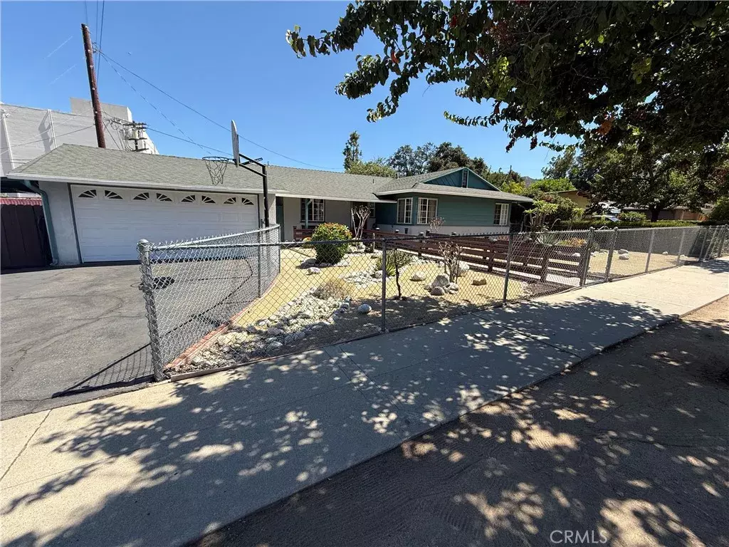 Sunland, CA 91040,10430 Mcvine Avenue