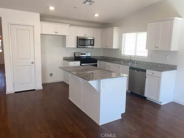 San Jacinto, CA 92583,365 White Gate Place